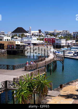 Marina Rubicon Hafen Entwicklung an der Süd West Küste von Lanzarote, Playa Blanca Kanarische Inseln, Spanien Stockfoto