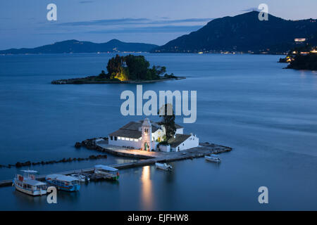 Berühmte Kloster Kloster Panagia Vlahernon vor Kanoni-Halbinsel in Kerkyra, Korfu, Ionische Inseln, Griechenland Stockfoto