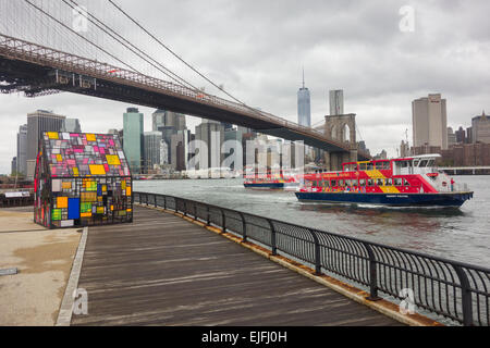 Fleck-Glashaus von Tom Fruin Brooklyn NY Stockfoto