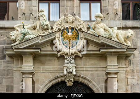 Großen Nürnberger Stadtwappen und allegorischen Figuren, altes Rathaus, auch Wolff'scher Bau, Altstadt, Nürnberg Stockfoto