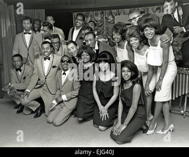 TAMLA MOTOWN Reisegruppe am EMI HQ London 24. März 1965. Unter den auf dem Foto sind die Supremes, Stevie Wonder, Smokey Robinson und die Wunder und Mattha und the Vandellas. Foto Tony Gale Stockfoto