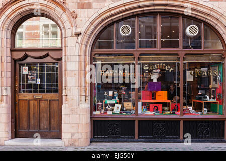 Sautters ist ein Fachgeschäft für die Zigarre auf Mount Street, Mayfair, London, England. Stockfoto