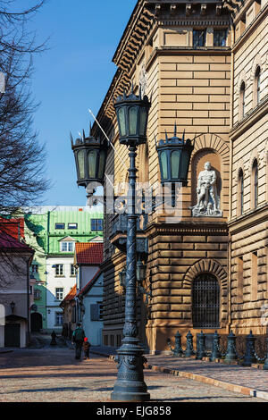 Lettische Parlamentsgebäude in Old Town Spring. Riga, Lettland. Baltische Staat Stockfoto