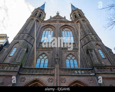 De Krijtberg römisch-katholische Kirche (1883) auf die Singel Gracht, Amsterdam, Niederlande. Stockfoto