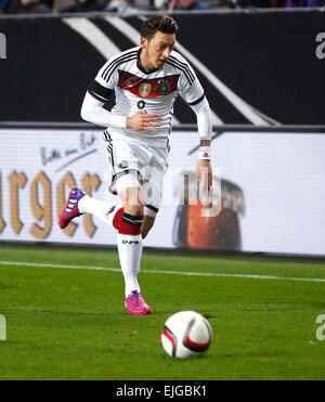 Deutschlands Mesut Oezil (FC Arsenal) während das Freundschaftsspiel zwischen Deutschland und Australien, Fritz-Walter-Stadion in Kaiserslautern am März 25.2015. Stockfoto