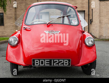 Ein Dreirad-Trojan 200 Bubble Auto oder Microcar stammt aus den frühen 1960ern. Ersten made in Germany von Heinkel Stockfoto