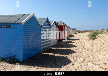 Bunte Strandhäuschen in Southwold Stockfoto