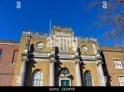 Ostfassade. Pitzhanger Manor House, Walpole Park, Mattock Lane, Ealing, West London, England, Vereinigtes Königreich, Europa. Stockfoto