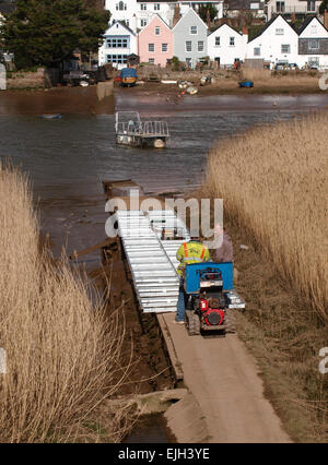 Arbeiten Sie auf dem Steg Topsham Fähre, Devon, UK Stockfoto