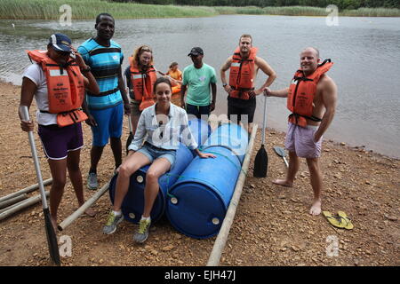 UCT GSB Teambuilding-Event auf Back 2 Basics Abenteuer Campingplatz, Südafrika Stockfoto