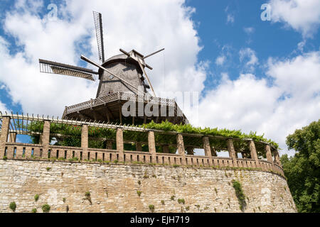 Alte Windmühle im Park Sanssouci, Potsdam, Deutschland, Europa Stockfoto