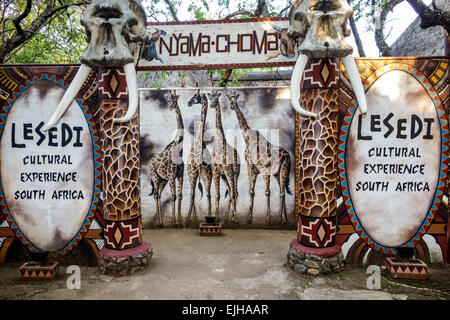 Johannesburg Südafrika, Lesedi African Lodge & Cultural Village, Zulu, Xhosa, Pedi, Basotho, Ndebele, Tribes, Nyama Choma, Restaurant Restaurants Essen in Dinin Stockfoto