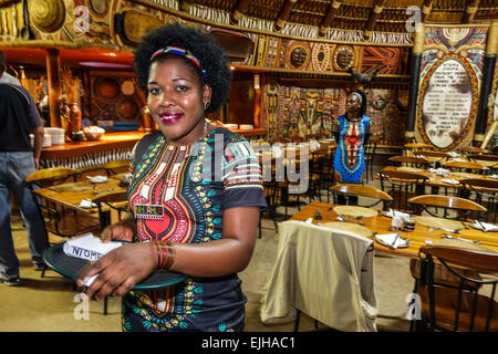 Johannesburg Südafrika, Lesedi African Lodge & Cultural Village, Zulu, Xhosa, Pedi, Basotho, Ndebele, Tribes, Nyama Choma, Restaurant Restaurants Essen in Dinin Stockfoto