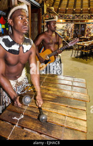 Johannesburg Südafrika, African Lesedi African Lodge & Cultural Village, Zulu, Xhosa, Pedi, Basotho, Ndebele, Stämme, Schwarze Afrikaner Ethnie Stockfoto