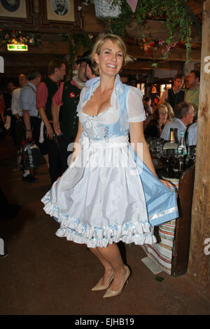 Prominente, die Teilnahme an der "Almauftrieb" bei Kaefer Zelt beim Oktoberfest auf der Theresienwiese Featuring: Britt Hagedorn Where: München, Deutschland: 21 Sep 2014 Stockfoto