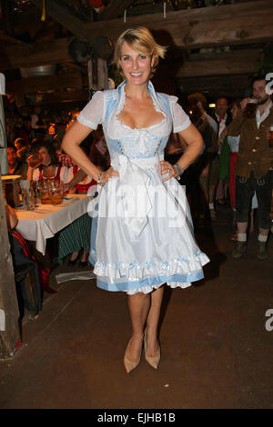 Prominente, die Teilnahme an der "Almauftrieb" bei Kaefer Zelt beim Oktoberfest auf der Theresienwiese Featuring: Britt Hagedorn Where: München, Deutschland: 21 Sep 2014 Stockfoto