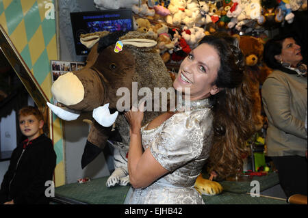Prominente, die Teilnahme an der "Almauftrieb" bei Kaefer Zelt beim Oktoberfest auf der Theresienwiese mit: Christine Neubauer Where: München, Deutschland: 21 Sep 2014 Stockfoto