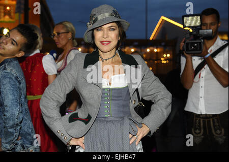 Prominente, die Teilnahme an der "Almauftrieb" bei Kaefer Zelt beim Oktoberfest auf der Theresienwiese Featuring: Anja Kruse wo: München, Deutschland: 21 Sep 2014 Stockfoto