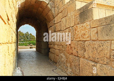 Amphitheater Eingang in Caesarea Maritima National Park, Caesarea, Israel. Stockfoto