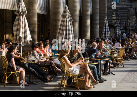 Cafe Le Nemours vom Palais Royal, Paris, Frankreich Stockfoto