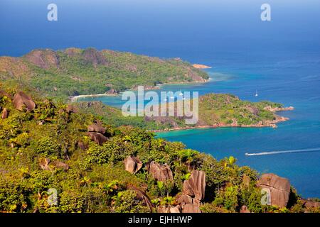 Blick vom Grand Fond Mountain, Anse Lazio Bucht, Insel Praslin, Seychellen Stockfoto