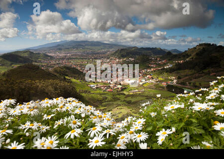 Blick vom Mirador de San Cristobal de Jardina, La Laguna und das Anaga-Gebirge, Teneriffa, Kanarische Inseln, Spanien Stockfoto