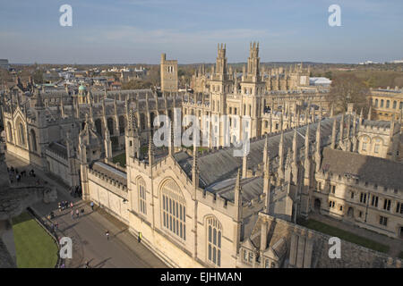 All Souls College von der St. Maria Kirche, Turm, Oxford, Oxfordshire, England, UK gesehen. Stockfoto