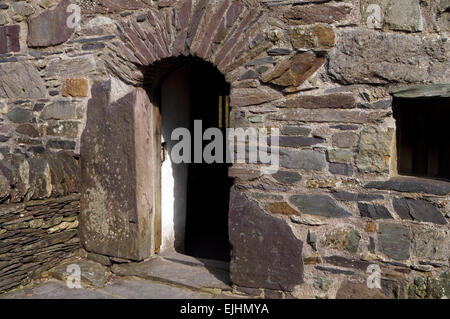 Tür, Y Garreg Fawr Schiefer Bauernhaus aus Waunfawr, Caernarfonshire Nord-Wales, National History Museum, St Fagans, Cardif Stockfoto