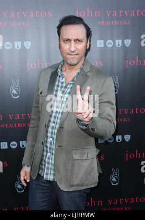 John Varvatos internationalen Tag des Friedens Feier anlässlich John Varvatos - Ankünfte Featuring: Aasif Mandvi wo: Los Angeles, California, Vereinigte Staaten von Amerika bei: 21 Sep 2014 Stockfoto