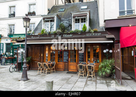 Freiluft-Café-Restaurant Le Petit Chatelet in Paris, Frankreich Stockfoto