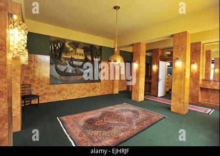 Menschen können berühmte Brummel House in Pilsen von April besuchen. Die Brummel House, dessen Interieur von österreichischen und tschechoslowakischen Architekt Adolf Loos, ist abgebildet in Pilsen, Tschechische Republik, 27. März 2015. (Foto/Pavel Nemecek CTK) Stockfoto