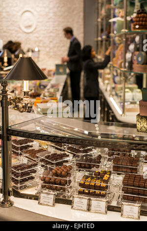 Les Marquis de Laduree, Paris, Frankreich, Innenraum Stockfoto