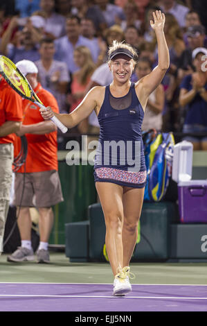 Miami, FL, USA. 26. März 2015. KEY BISCAYNE, FL - März 26: Daria Gavrilova (RUS) in Aktion hier stört #2 Maria Sharipova (RUS) 76(3) 63 bei der 2015 Miami Open in Key Biscayne, Florida. Fotograf Andrew Patron/Zuma Draht © Andrew Patron/ZUMA Draht/Alamy Live-Nachrichten Stockfoto