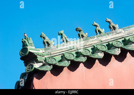 Gründach-Figuren an den Lama-Tempel, Beijing Stockfoto