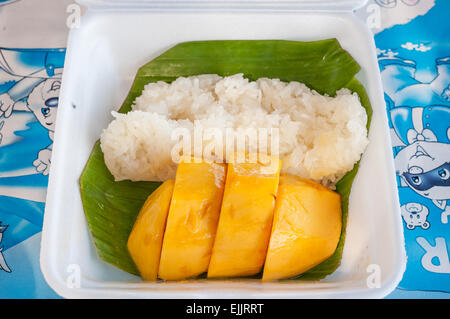 Klebreis mit Mango, klassische Thai Dessert Stockfoto