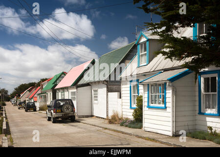 Falkland-Inseln, Port Stanley, Allardyce Street, traditionelle Zinn-roofed Stadt Zentrum Häuser Stockfoto