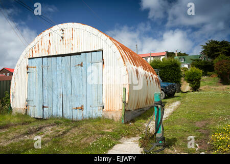 Falkland-Inseln, Port Stanley, Drury Street, rosten Nissen Hütte garage Stockfoto