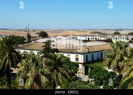 Blick über den Gonzalez Byass Bodegas mit anderen Bodegas nach hinten, Jerez De La Frontera, Provinz Cadiz, Andalusien, Spanien. Stockfoto