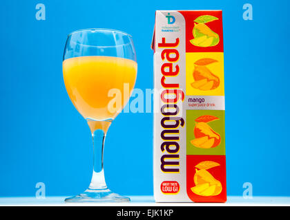 Mangogreat Marke Mango Fruchtsaft, London Stockfoto