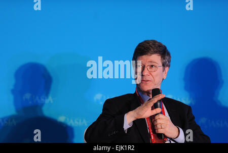 Boao, Chinas Provinz Hainan. 28. März 2015. Jeffrey Sachs, Direktor des Earth Institute an der Columbia University, spricht auf einer sub-Forum mit dem Thema "Was ist mit Wasser & Boden?" während der 2015 Boao Forum für Asien (BFA) in Boao, Süd-China Provinz Hainan, 28. März 2015. Bildnachweis: Shen Hong/Xinhua/Alamy Live-Nachrichten Stockfoto