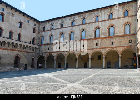 Mittelalterliche Burg Piazza - Piazza Castello Sforzesco - Mailand - Italien Stockfoto