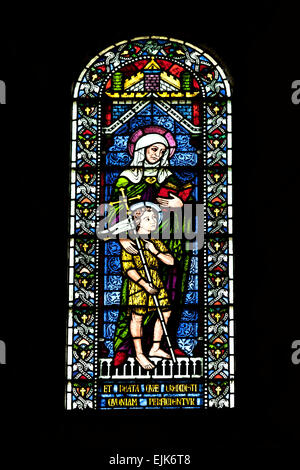 Glasfenster in der Kapelle der Buckfast Abbey, in der Nähe von Holne, Devon, England, Großbritannien, UK. Stockfoto