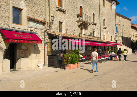 San Marino. Piazza della Liberta, Monte Titano. Republik San Marino. Italien. Europa Stockfoto