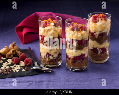 Abb. Bananen Schokolade parfait Stockfoto