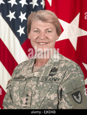 Erweiterbare Ann E. Dunwoody Generalleutnant werden die erste Frau, die vier-Sterne-general in der amerikanischen Militärgeschichte Freitag, und später an diesem Tag Kommando über die US-Army Materiel Command von General Benjamin S. Griffin in eine 14:00 übernimmt Zeremonie in der AMC-Parade am Fort Belvoir, Virginia Hauptbüro.  Erste weibliche Viersternegeneral Freitag /-news/2008/11/12/14101-first-female-four-star-general-to-be-promoted-friday/ gefördert werden Stockfoto