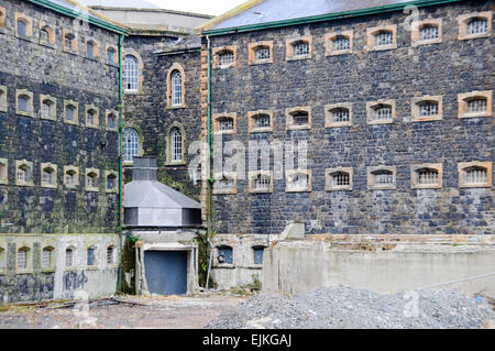 Draußen die Flügel des Crumlin Road Gefängnis, 1845 erbaut und nach dem Vorbild von Pentonville-Gefängnis in London Stockfoto