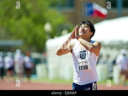 28. März 2015: Yoshihide Kiryu #1289 aus Japan gewinnt die Männer 100 Meter Dash Invitational mit einer Zeit von 9,87 am 88. NIKE Clyde Littlefield Texas Relays, Mike A. Myers Stadium. Austin, Texas. Stockfoto