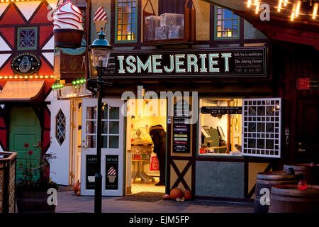 Die berühmten Eistüten shop Ismejeriet in Tivoli Kopenhagen Dänemark Stockfoto