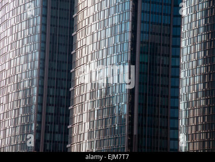 Closeup äußere des eine Troika Neubauwohnung Türme in der Stadt Doha in der Golf-Nation von Katar. Stockfoto