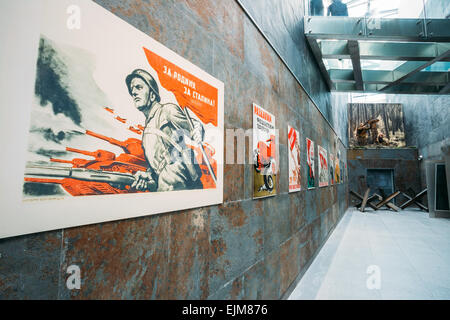 Weißrussisch Museum des großen Vaterländischen Krieges. Minsk, Weißrussland. Sowjetische patriotische Propaganda-Plakate des ersten Weltkrieges Stockfoto